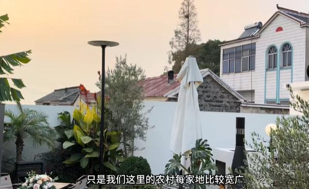 像公厕通体刷白被指不吉利网友：太漂亮了凯时尊龙最新网站90后女生花40万建房(图14)